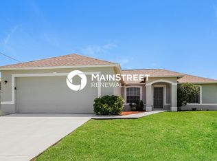 800 Floyd Ave N, Lehigh Acres, FL 33971