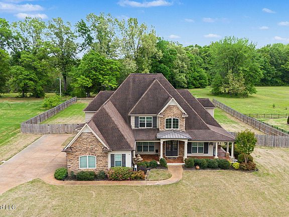 4th image of 12871 Miller Farms Dr