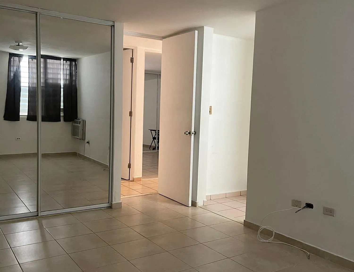 Villas De Parque Escorial (Condominio) — Photo 3
