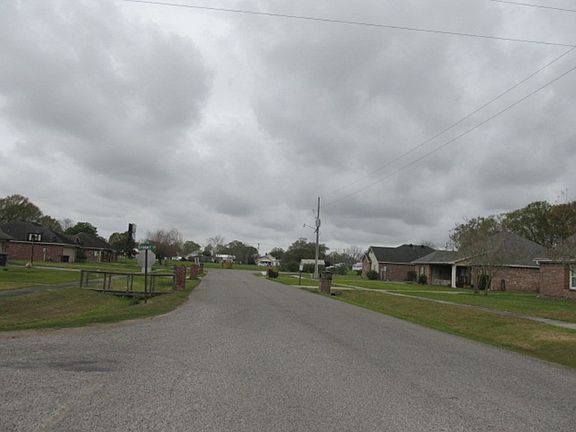 5th image of 212 Village Park Dr