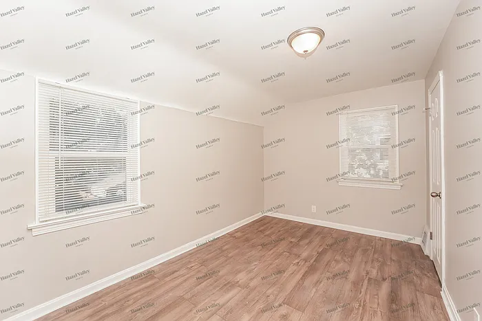 12522 Crossburn Ave — Photo 9