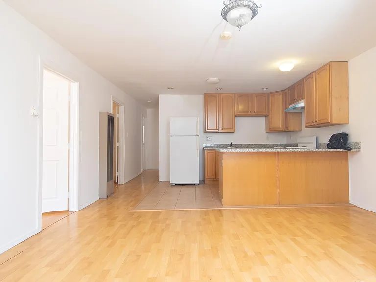 1032 York St — Photo 5