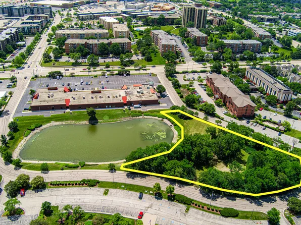 250 Saint Regis Pl, Lombard, IL 60148