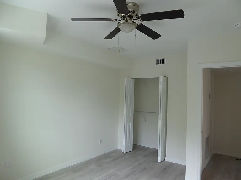 219 S Grandview Ave — Photo 4