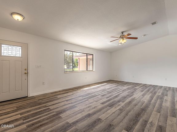 5th image of 1714 Monica St