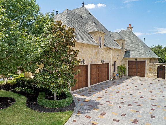 3rd image of 6919 Deloach Ct