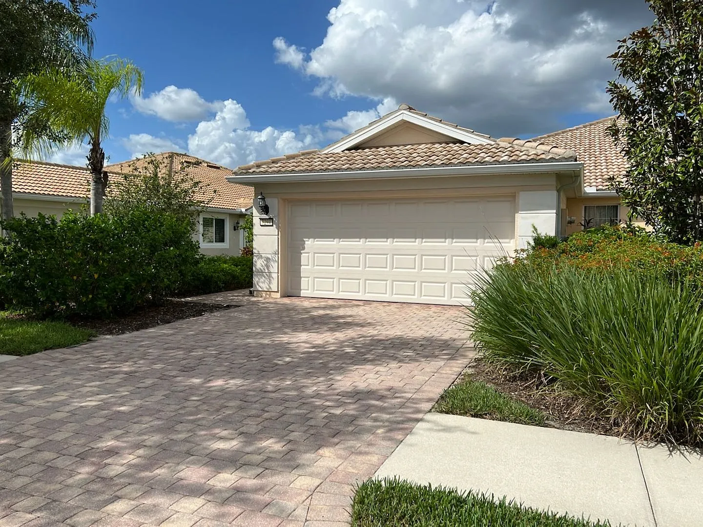 Verona Walk For Seasonal Lease Only - Not Available For A 12 Month Annual Lease ** Requires 4 Mon... — Photo 2