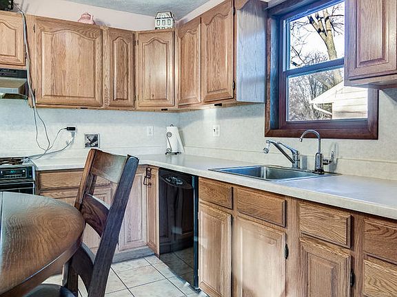 3rd image of 1013 Drexel Blvd
