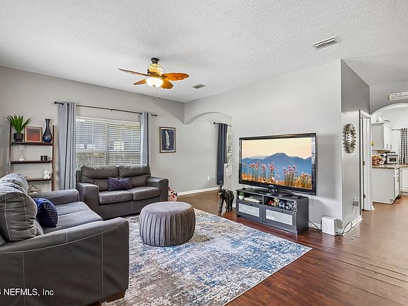 3rd image of 2323 SOUTHERN Avenue