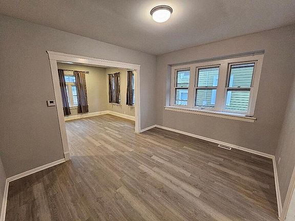 3rd image of 1330 Hayes AVENUE