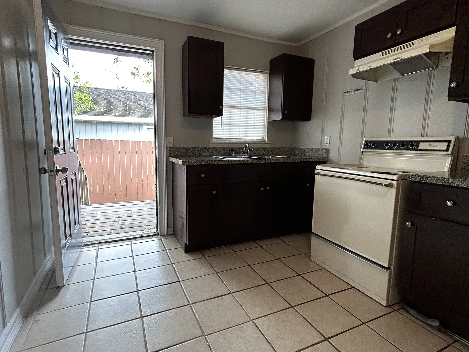 301 West Austin Duplex - 2 — Photo 4