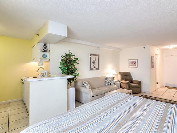 5th image of 800 N Atlantic Ave #706