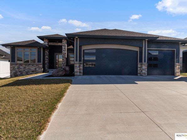 19817 Cottonwood St, Gretna, NE 68028