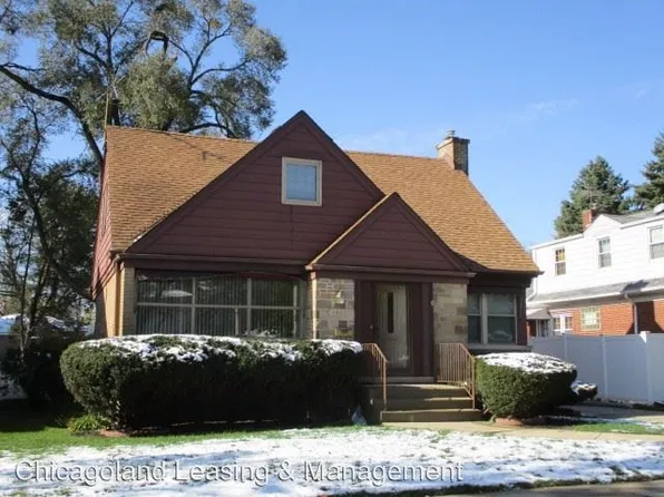 1860 Stratford Ave, Westchester, IL 60154
