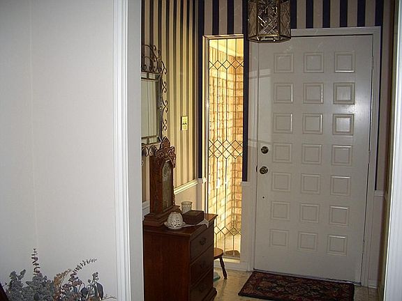 2nd image of 15301 Glamorgan Dr