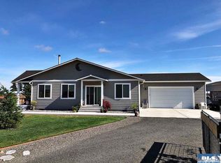 93 Silber Ln, Sequim, WA 98382