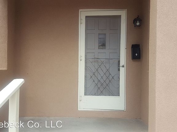 2nd image of 515 Wellesley Dr SE APT 1