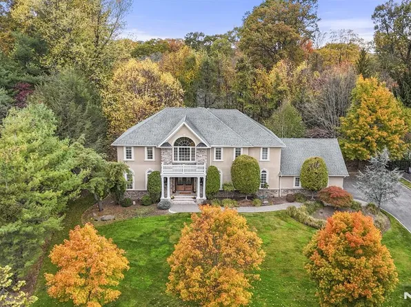 677 Alexander Ct, River Vale, NJ 07675
