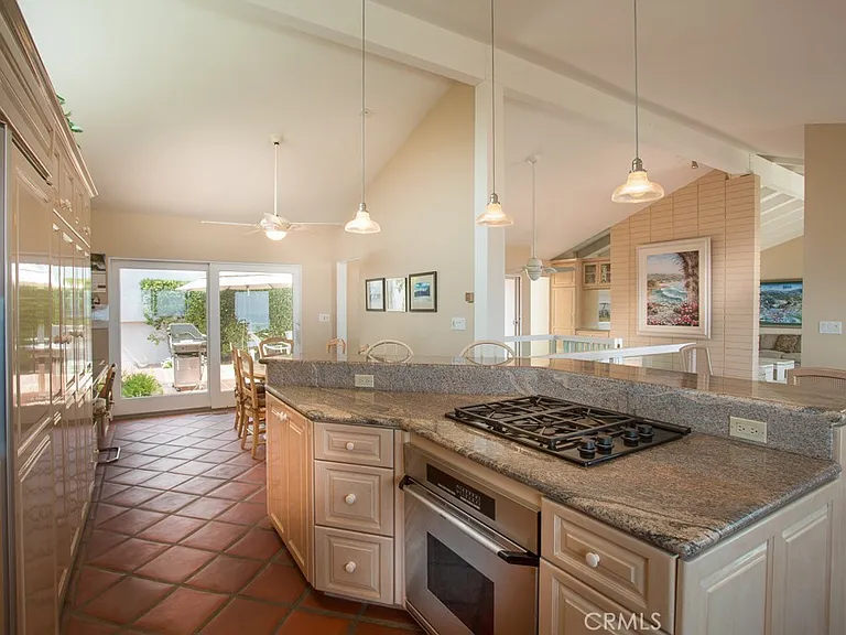 1004 Emerald Bay — Photo 5