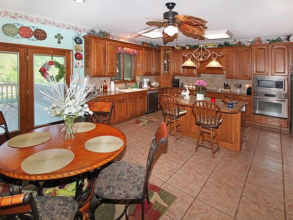 5th image of 4717 SE 180th St