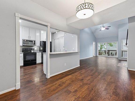 4th image of 2100 Tanglewilde St APT 740