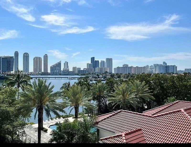 Village By The Bay Condo — Photo 2