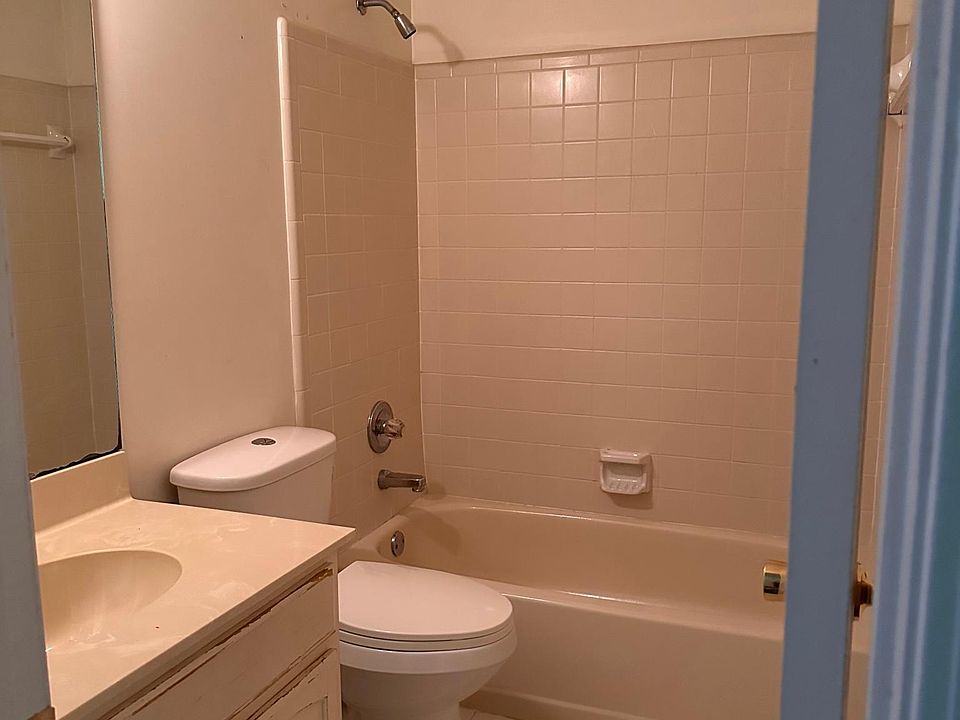 1st image of 6024 Vineyard Ln