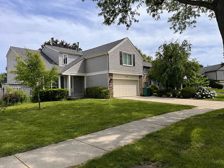 646 Buckthorn Ter — Photo 1