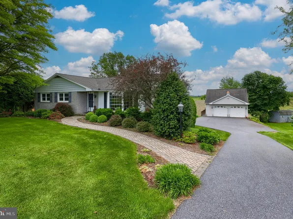 918 Lebanon Rd, Manheim, PA 17545