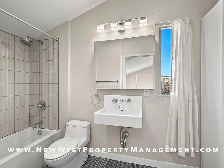 2064 Kettner Blvd #40 — Photo 32