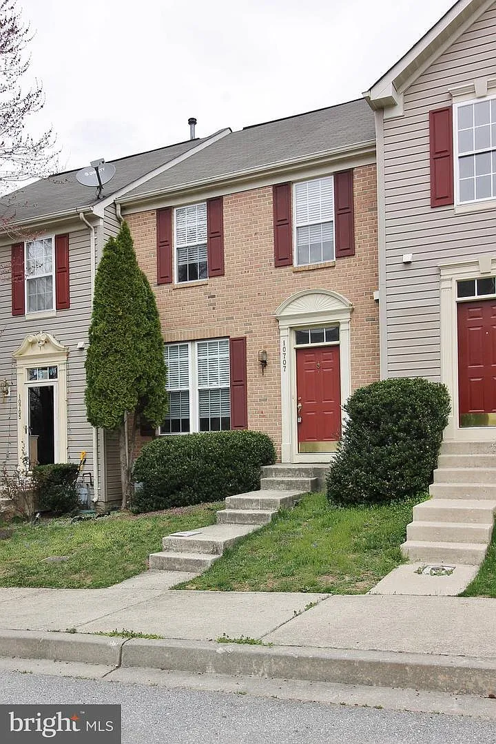 3 bed, 3.5 bath, 2368 sqft, $3,100 — Photo 1