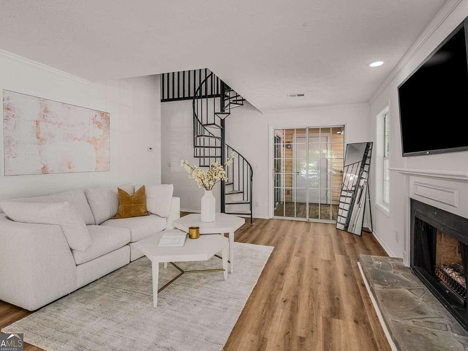 1st image of 405 Countryside Pl SE