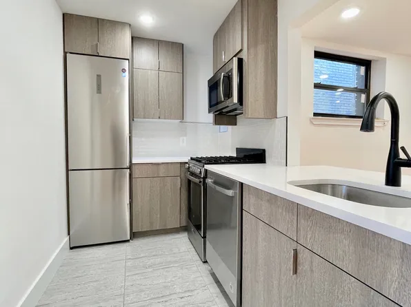 90 East 18th Street image 3 of 12