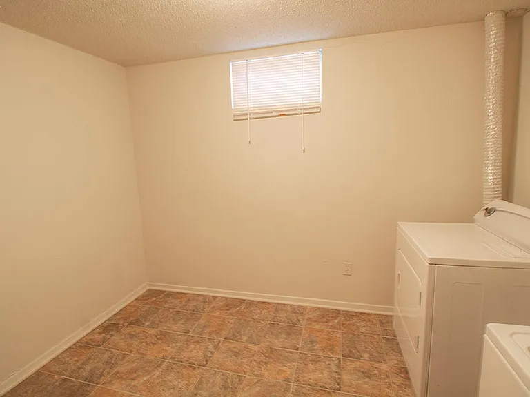 210 Wheaton Ct — Photo 31