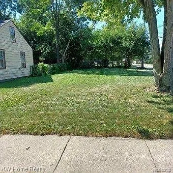 1404 E George Ave photo 1