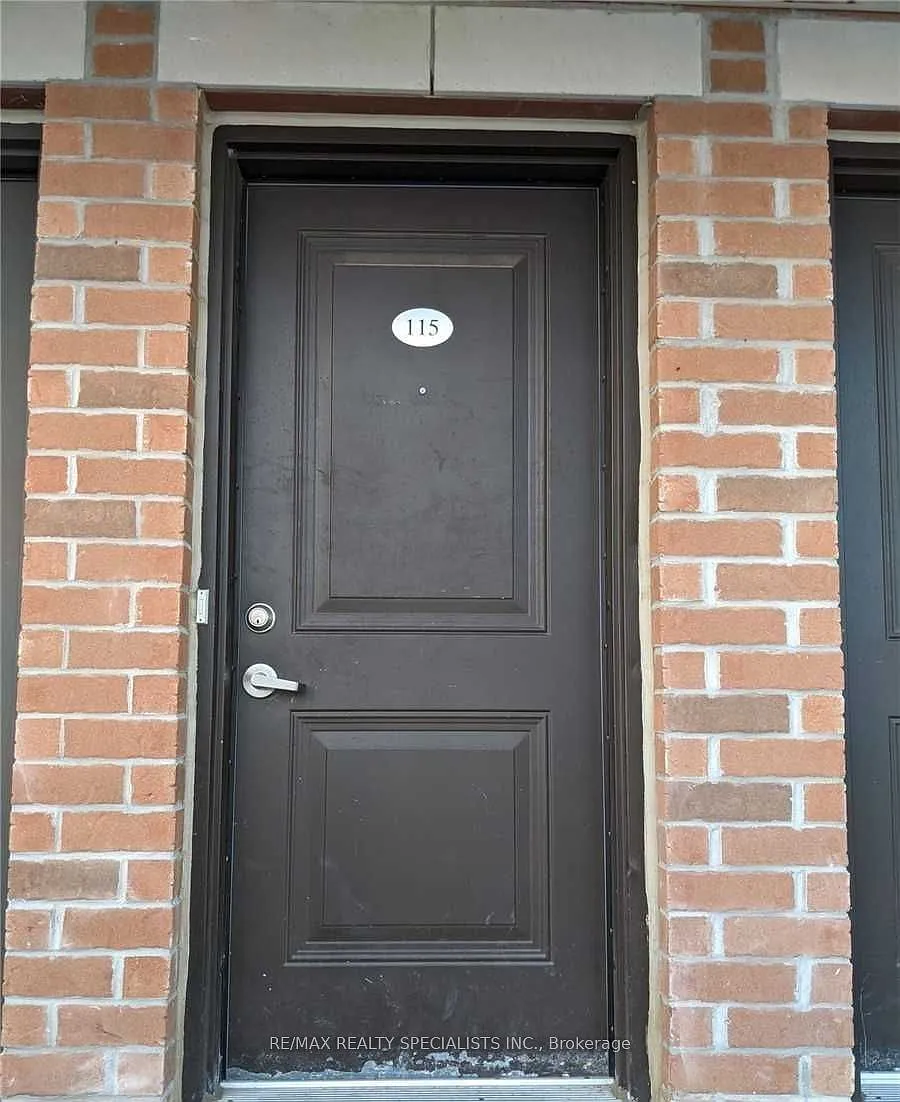 200 Veterans Dr — Photo 2