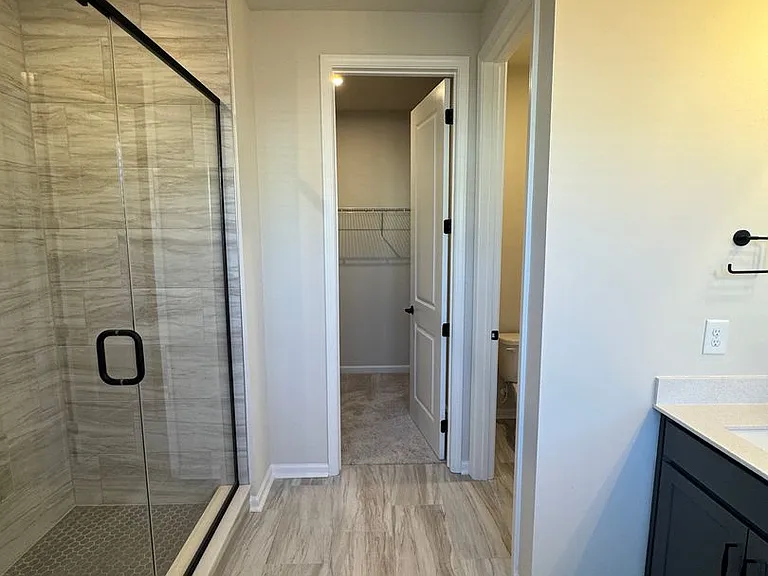 8911 Nettleton Ave — Photo 14