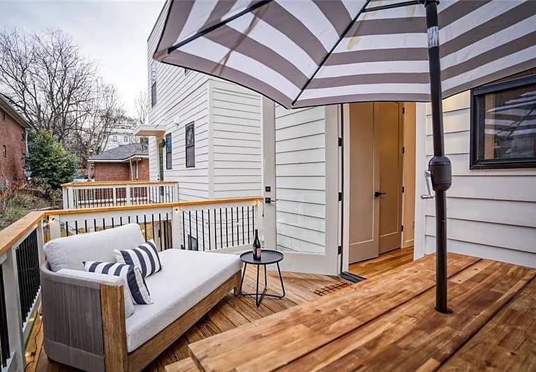 829 Barnett St NE — Photo 38