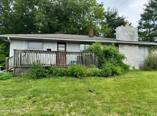 6 Moosic St, Moosic, PA 18507
