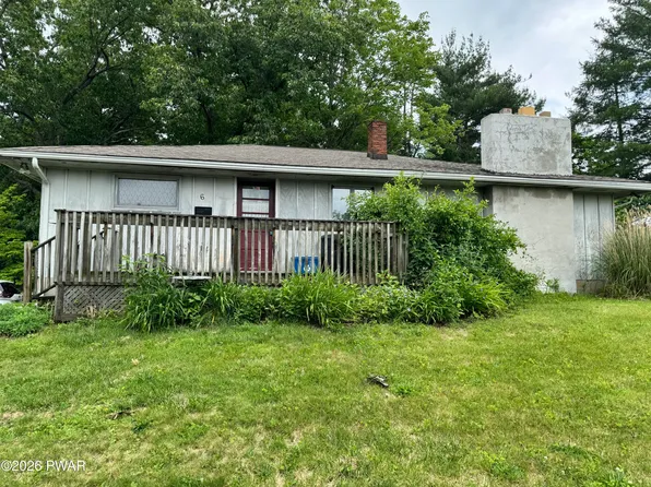 6 Moosic St, Moosic, PA 18507