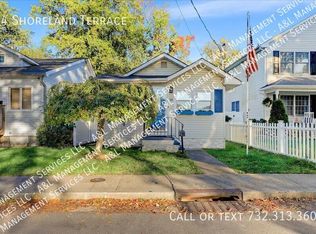 34 Shoreland Ter, Middletown, NJ 07748