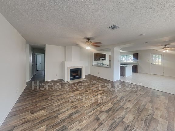 3rd image of 8107 Chestnut Barr Dr