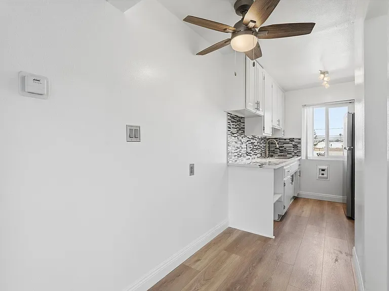 Sunrise Manor — Photo 15