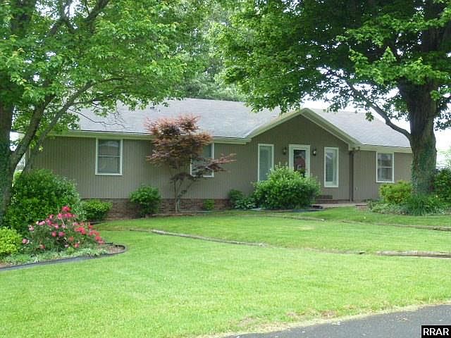 1st image of 423 Court Dr