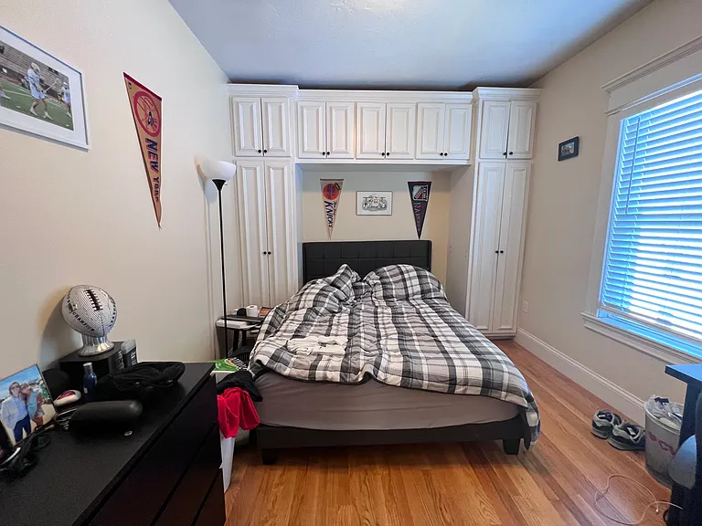 132 W 8th St #3 — Photo 10