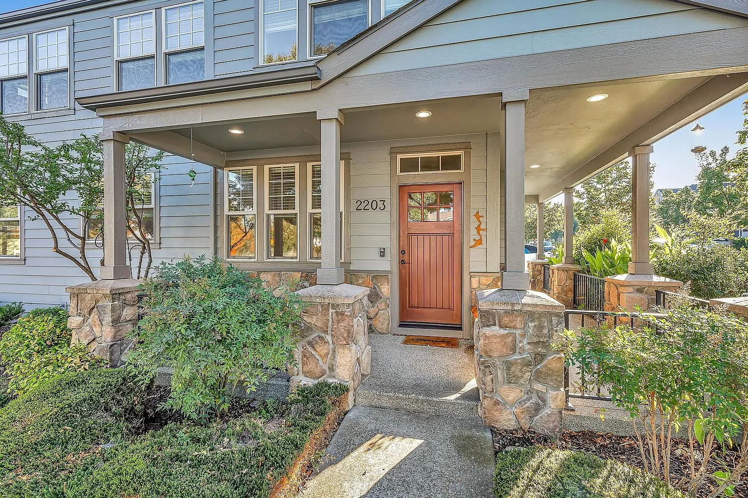 2203 Dollarhide Way photo 1