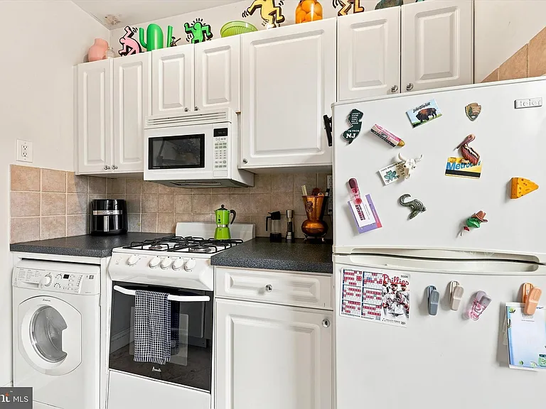 2218 Delancey Pl #3F — Photo 14