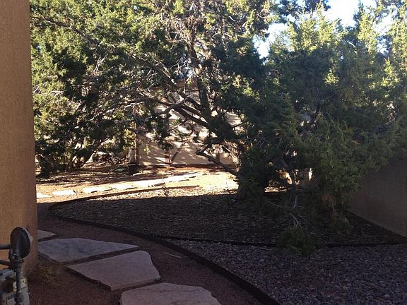 Landscaped/Fenced Back Yard