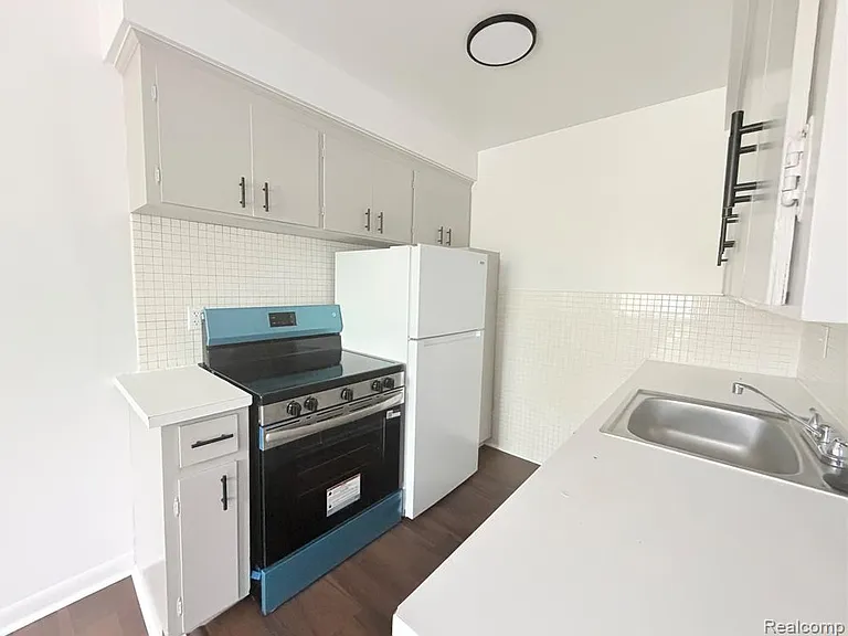 14940 Longacre St — Photo 7