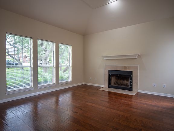 3rd image of 113 Lido St